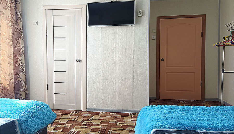 3х местный номер с санузлом в гостевом доме "Наталья" в станице Должанской