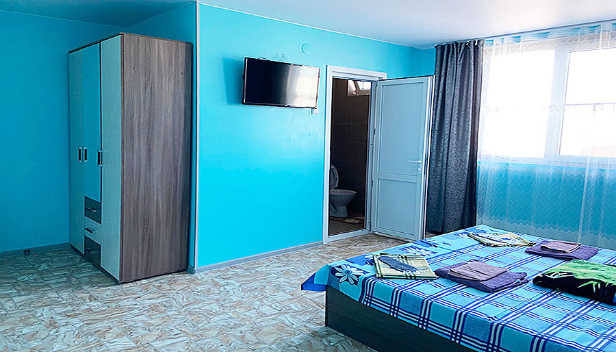 Двухкомнатный 4-х местный с санузлом в гостевом доме "Наталья" в станице Должанской