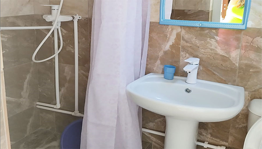 Двухкомнатный 4-х местный с санузлом в гостевом доме "Наталья" в станице Должанской